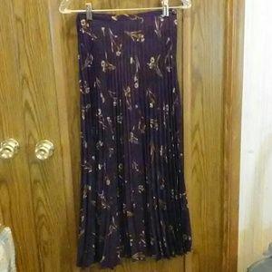 Sag Harbor accordion fold plum long skirt size 8